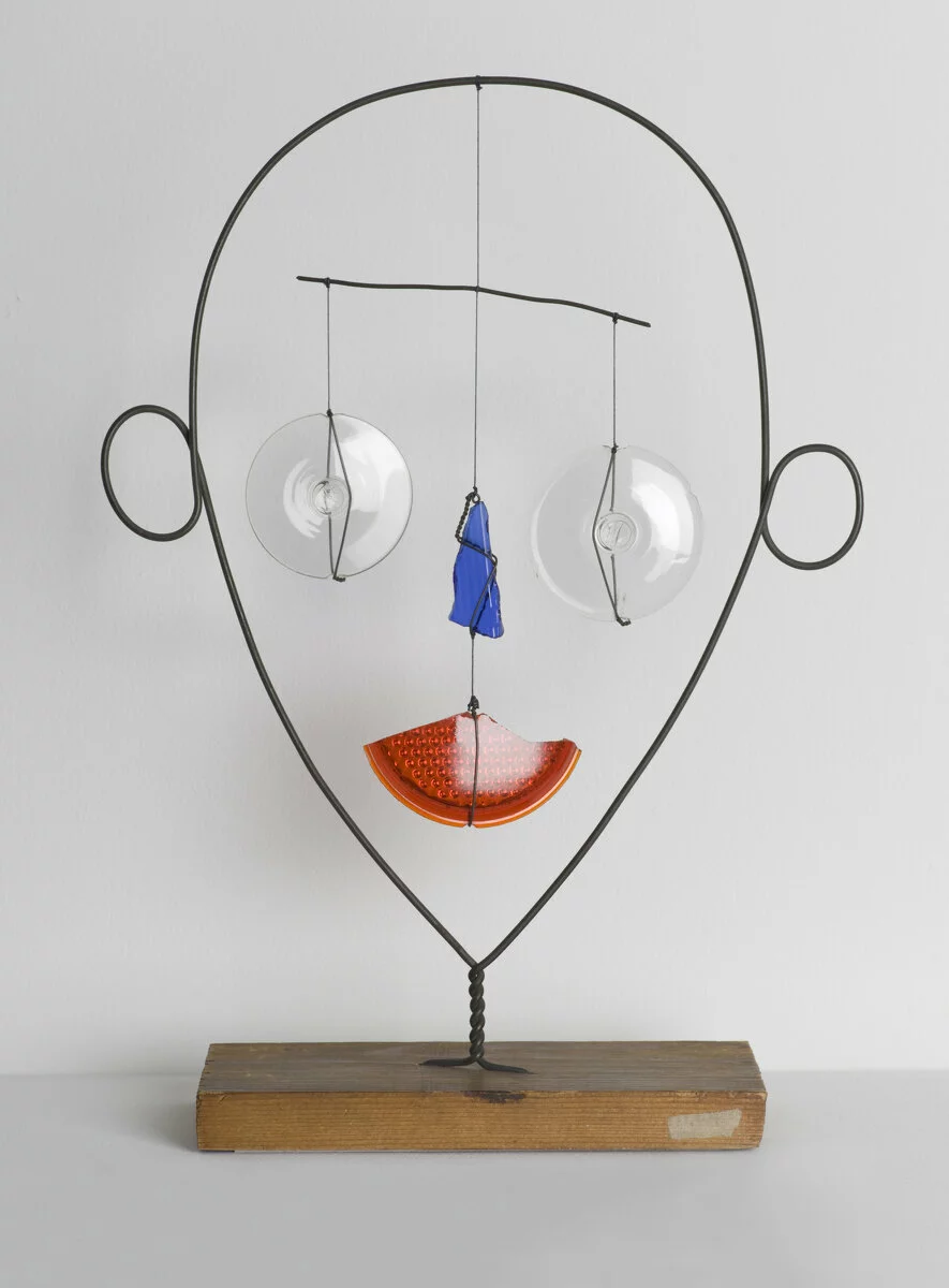 Alexander Calder (b. 1898, Lawton, PA; d. 1976, New York, NY), Little Face, c. 1943.
Gift of The Leonard and Ruth Horwich Family Foundation, 2019.12
© 2022 Calder Foundation, New York/Artists Rights Society (ARS), New York
Photo: Nathan Keay, © MCA Chicago
 2022/06/2019_12_v18_edit.jpg 