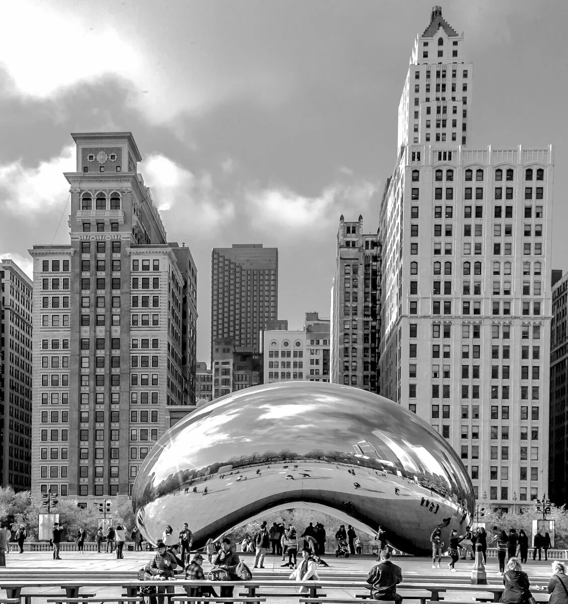 View of <em>Cloud Gate</em> (2006) by Anish Kapoor, Chicago, IL. Photo: Lee Bey. 2022/09/Cloud-Gate.jpg 