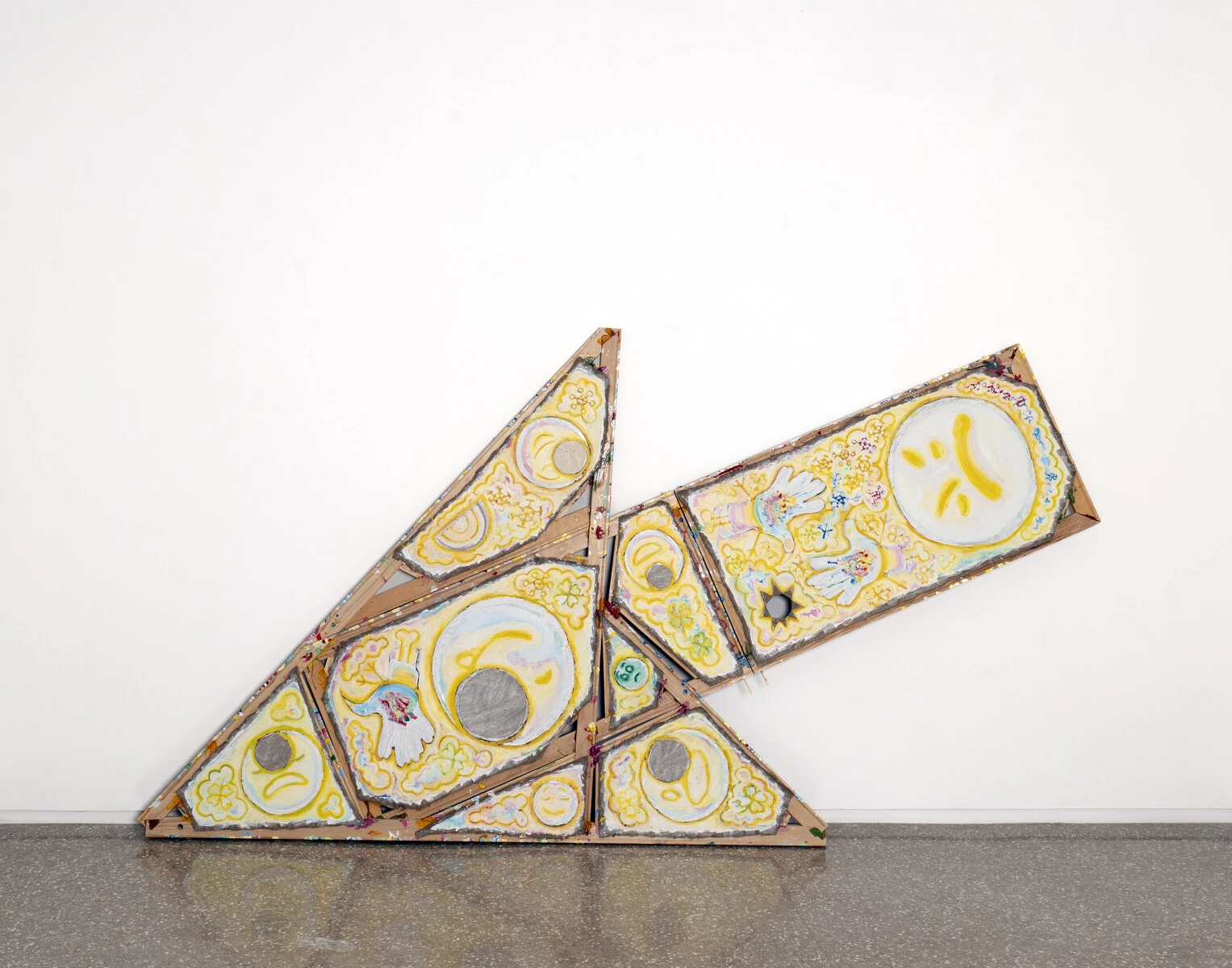 Mike Cloud (b. 1974, Chicago, IL; lives in Chicago), <em>Poison Arrows South Africa</em>, 2026. Acrylic on canvas, hinges, pegs, rope, and watercolor tape; 48 × 47 × 75 in. (121.9 × 119.4 × 190.5 cm). Courtesy of the artist and Thomas Erben Gallery, New York. Photo: Colleen Keihm. 2026/03/MCloud_Jan26_-13_R.jpg 