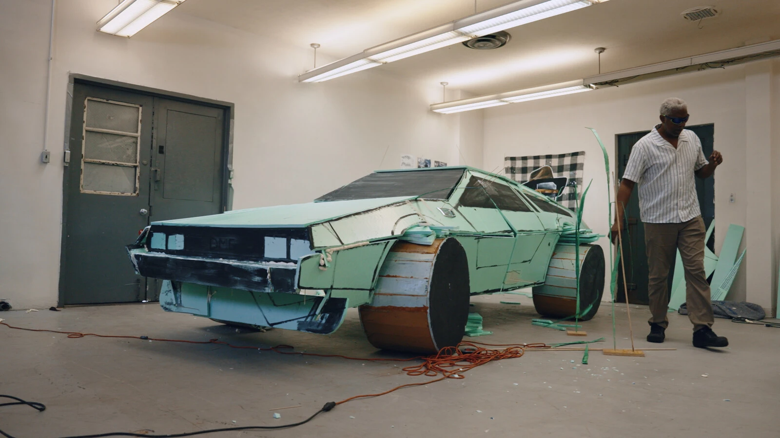 Courtesy of Pentimenti Productions. 2026/04/4x4_BernardWilliams_2.jpg 